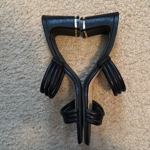 Reaction Kenneth Cole Avi Strappy Heel Size 10 Color Black Gold - Picture 8 of 9